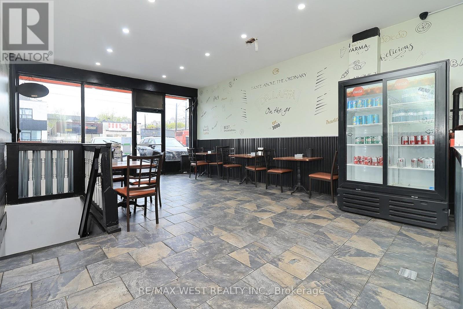 3023 Bathurst Street, Toronto, Ontario  M6B 3B5 - Photo 4 - C13116416