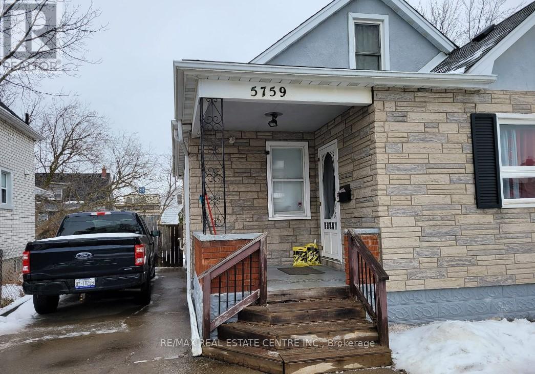 5759 Emery Street, Niagara Falls, Ontario  L2G 1L8 - Photo 1 - X13117114