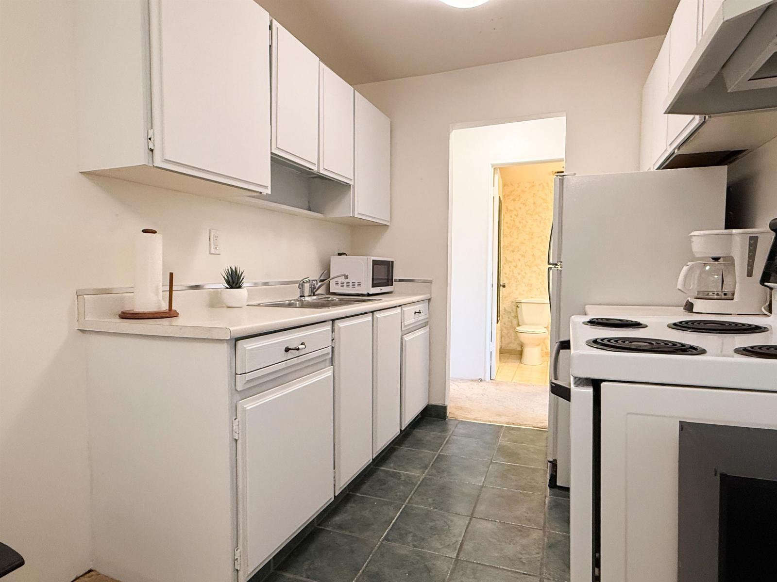 218 15020 North Bluff Road, White Rock, British Columbia  V4B 5A4 - Photo 12 - R3120152