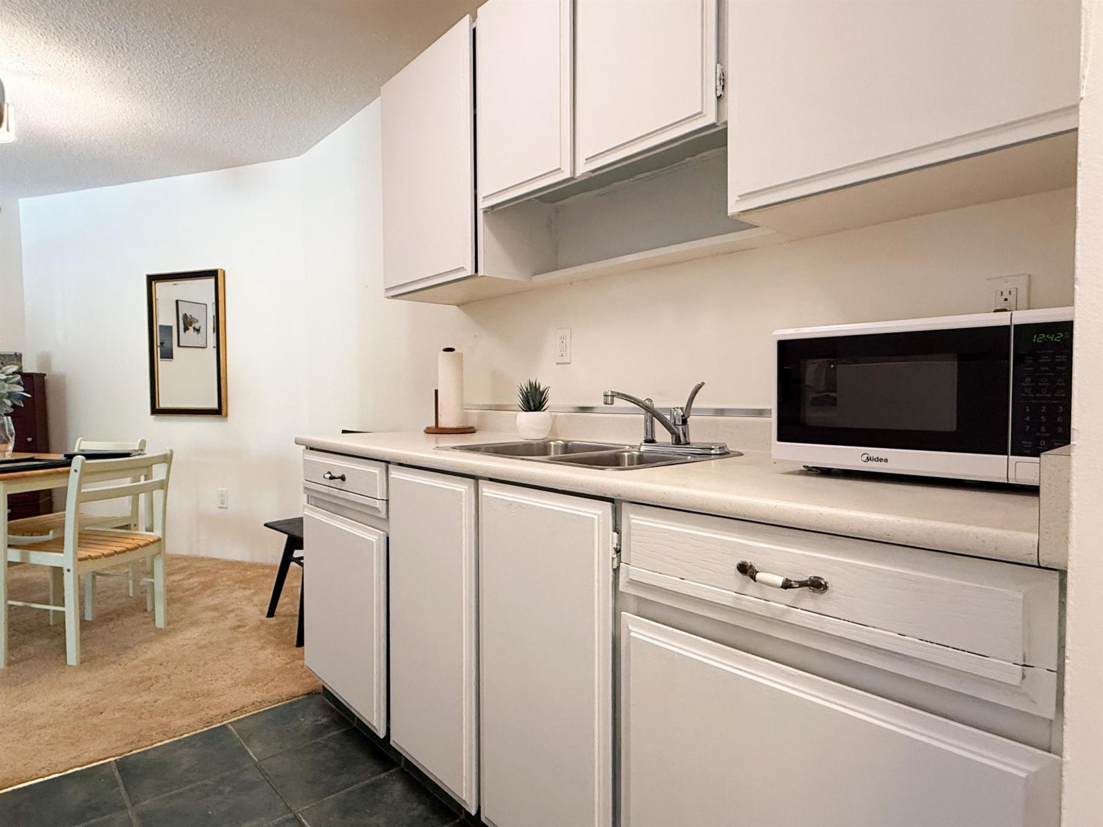218 15020 North Bluff Road, White Rock, British Columbia  V4B 5A4 - Photo 11 - R3120152