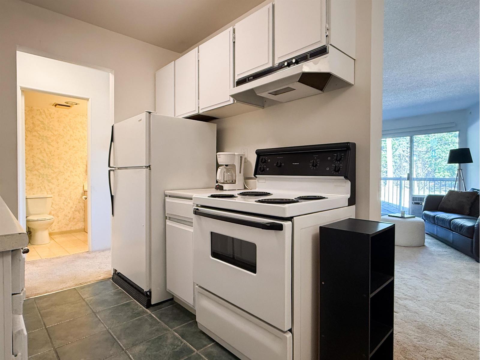 218 15020 North Bluff Road, White Rock, British Columbia  V4B 5A4 - Photo 14 - R3120152