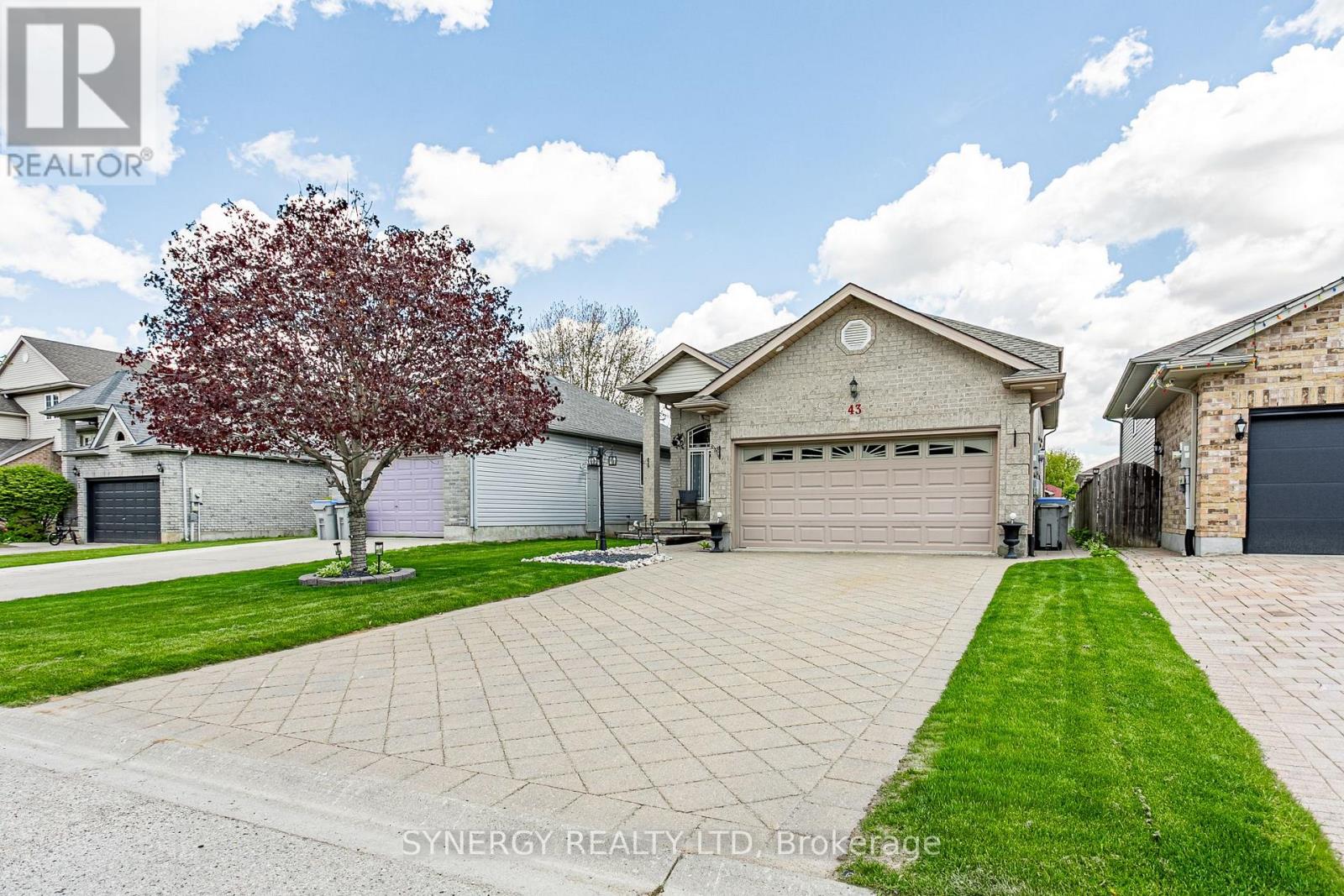 43 Juniper Crescent, Strathroy-Caradoc, Ontario  N7G 4G4 - Photo 3 - X13117158