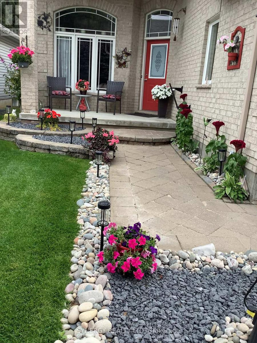 43 Juniper Crescent, Strathroy-Caradoc, Ontario  N7G 4G4 - Photo 4 - X13117158