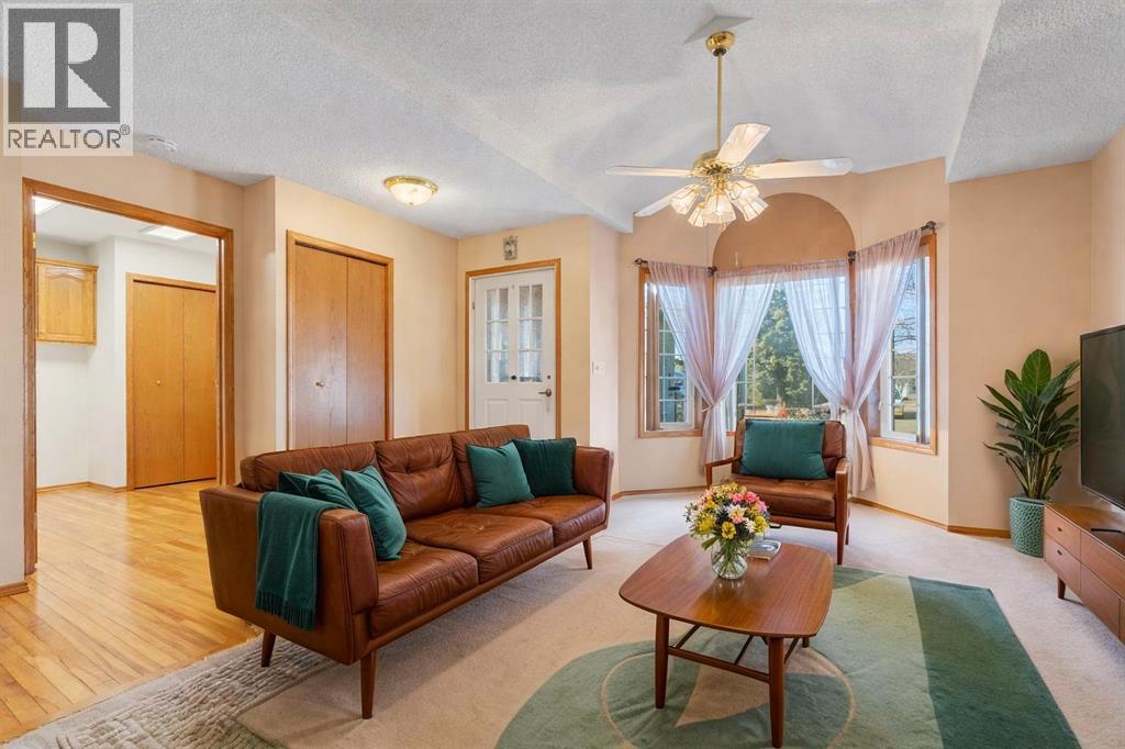 13 Park Ln Place, Strathmore, Alberta  T1P 1K7 - Photo 2 - A2291676