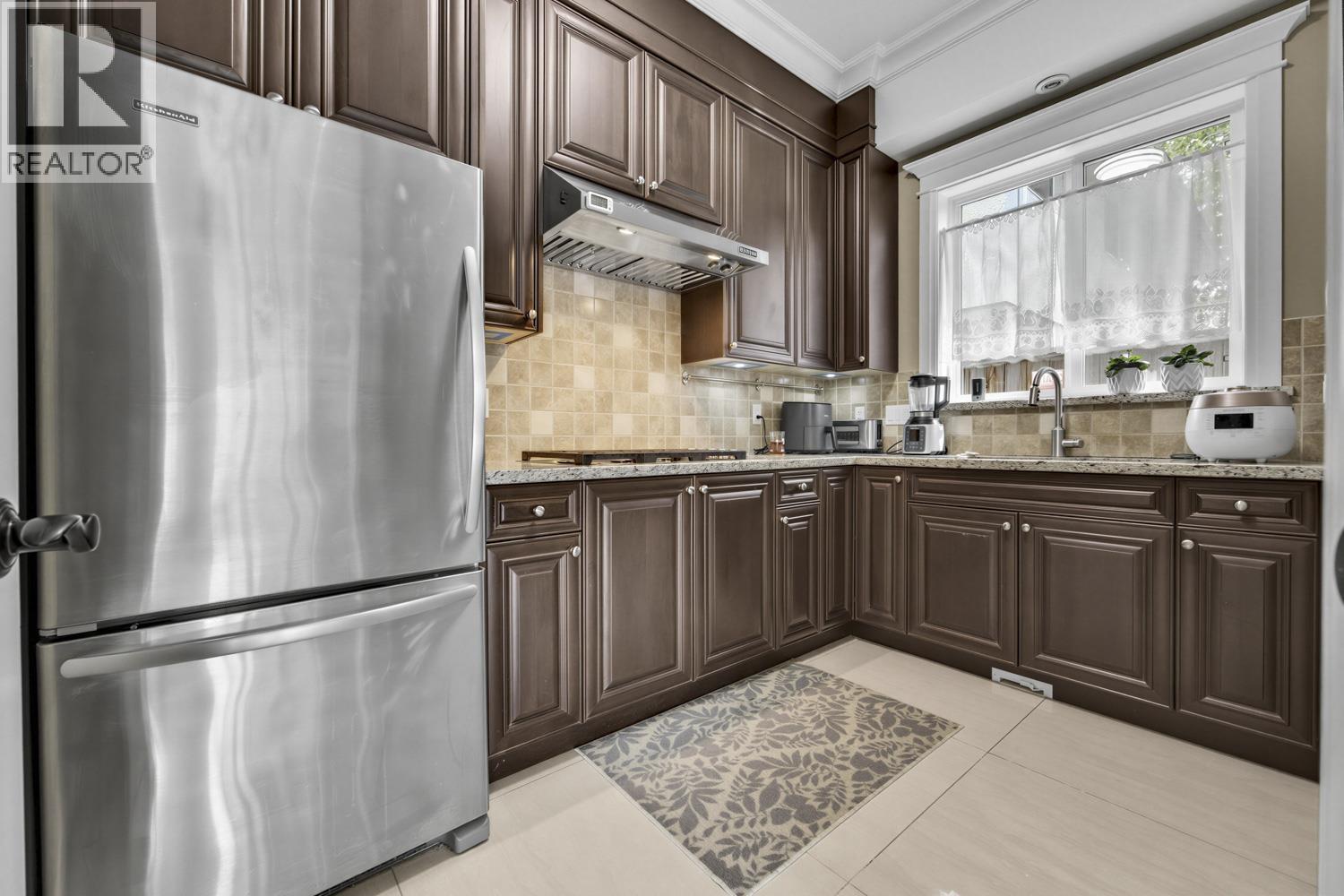 7111 Parry Street, Richmond, British Columbia  V7C 4K4 - Photo 12 - R3122274