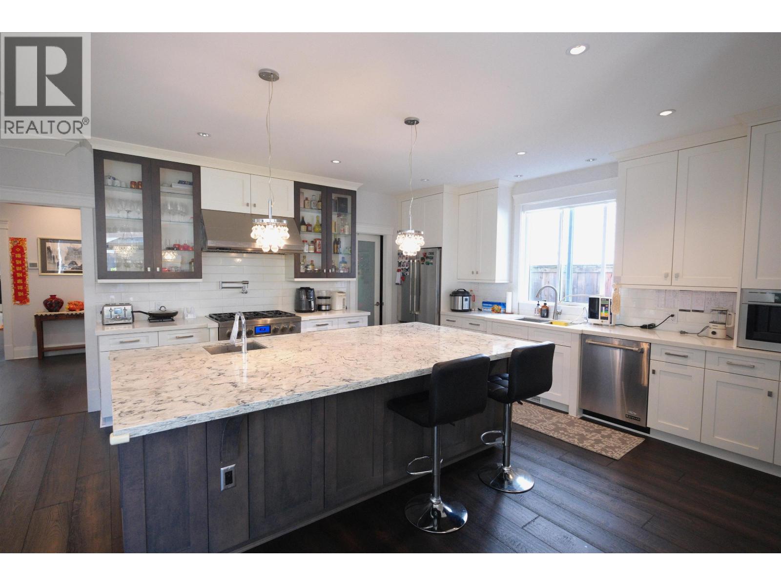 1198 Edgewood Road, North Vancouver, British Columbia  V7R 1Y9 - Photo 4 - R3114226