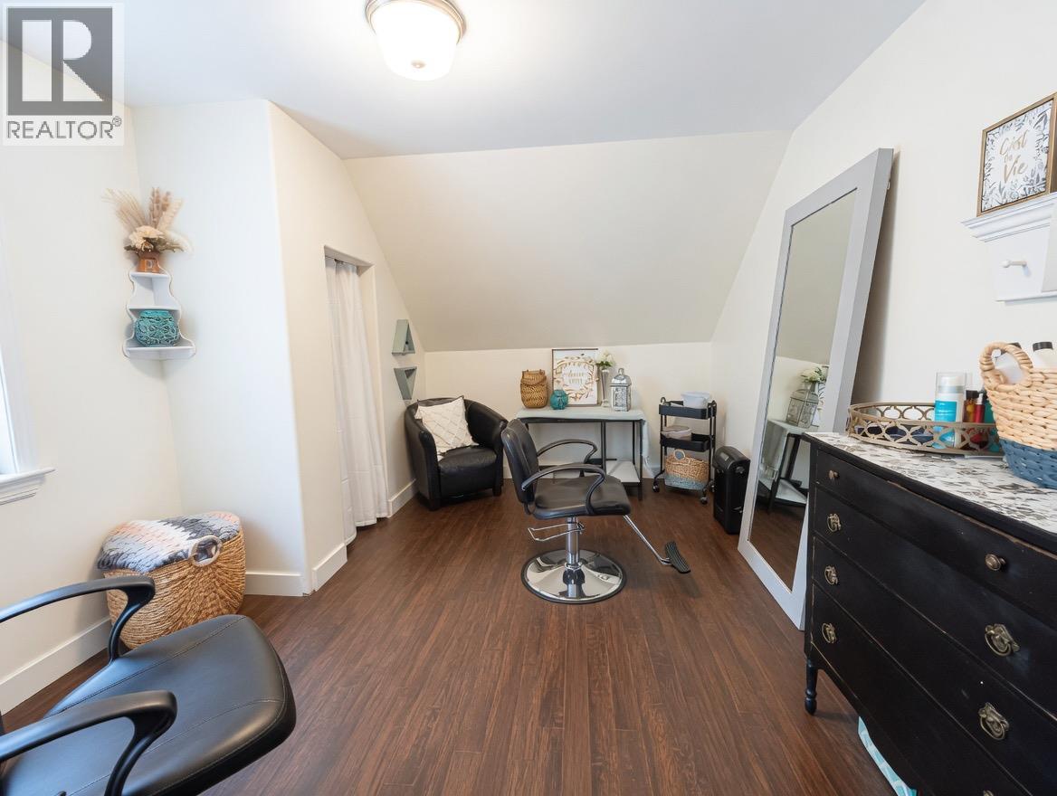 2070 Riverside Avenue, Trail, British Columbia V1R 3Z4 - Photo 28 - 10386082