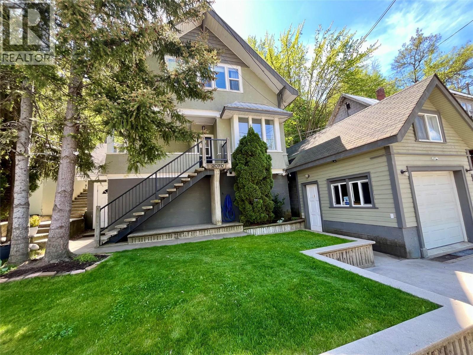 2070 Riverside Avenue, Trail, British Columbia V1R 3Z4 - Photo 3 - 10386082