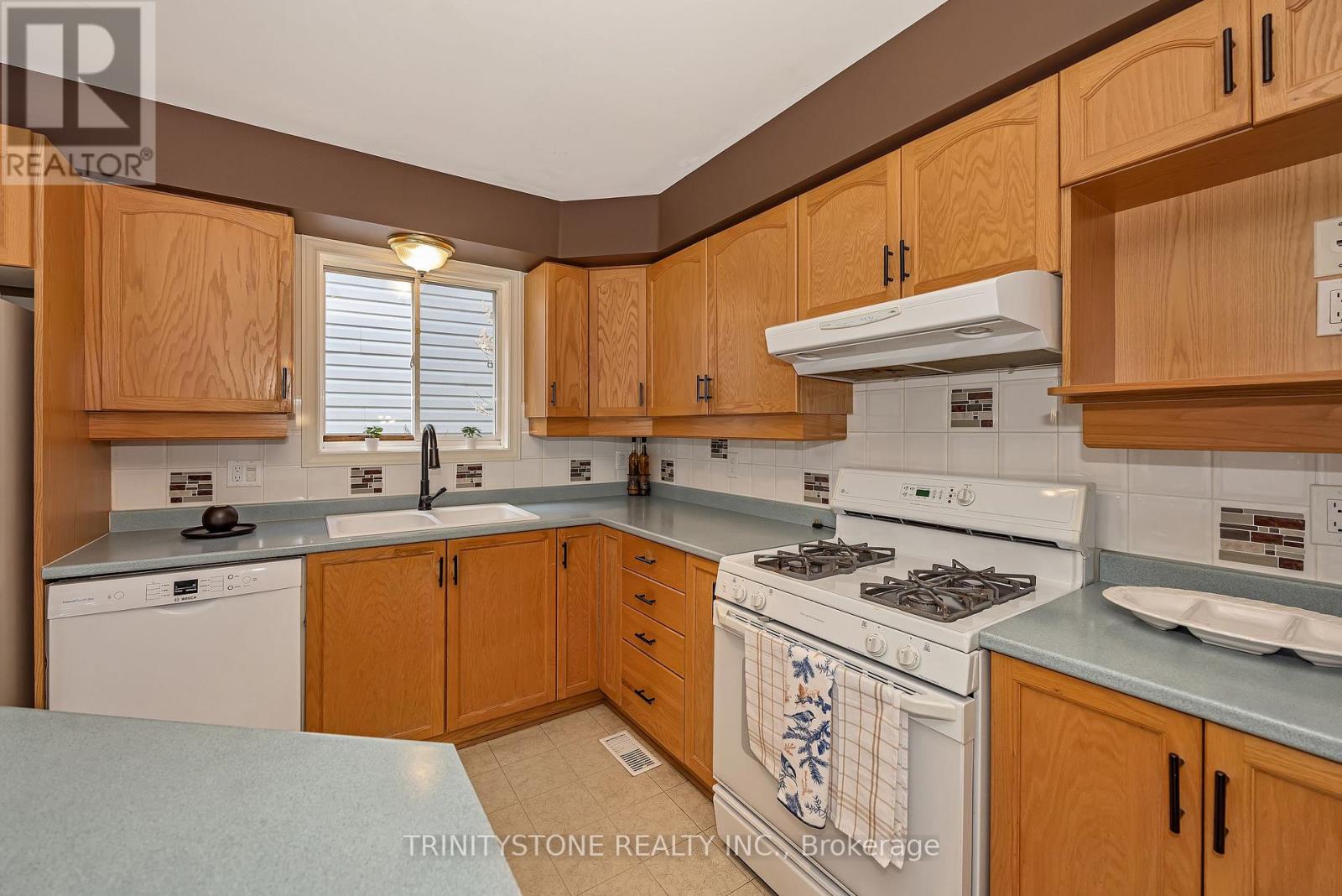 20 Birkendale Drive, Ottawa, Ontario  K2K 2X6 - Photo 13 - X13117390