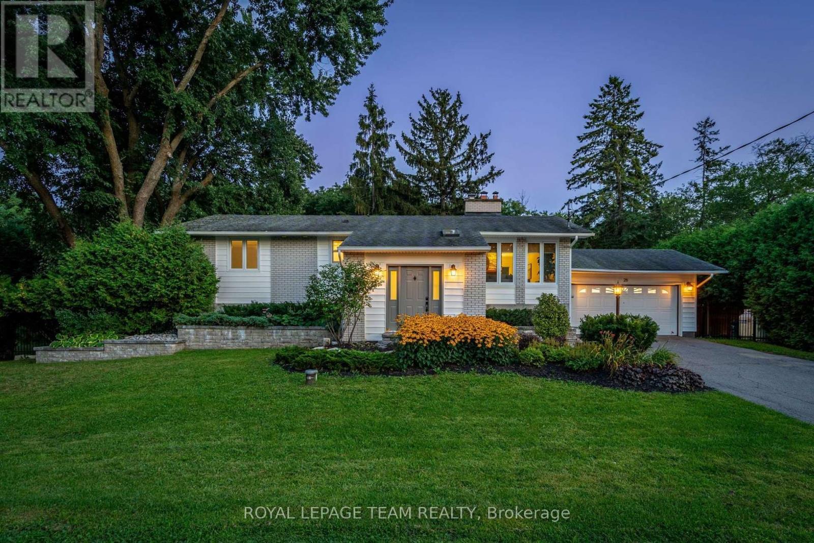 28 MAPLEHILL WAY, Ottawa, Ontario