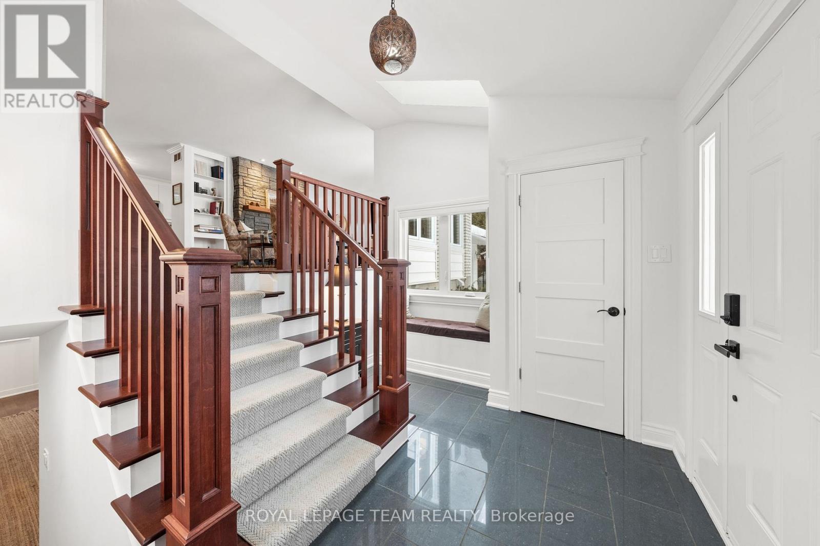 28 Maplehill Way, Ottawa, Ontario  K2C 3H1 - Photo 4 - X13117460