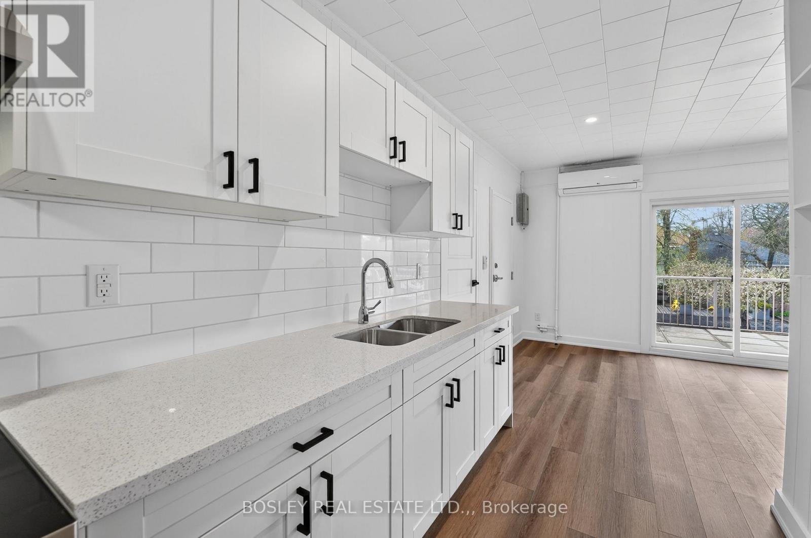 1 - 215 King Street, Niagara-On-The-Lake, Ontario  L0S 1J0 - Photo 2 - X13117476