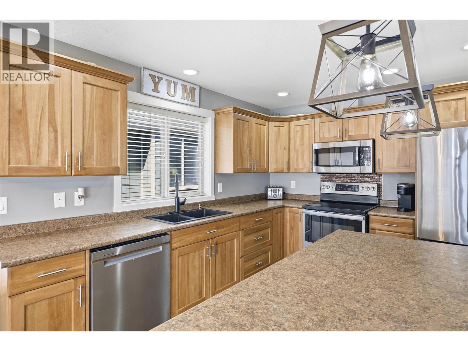 2159 Cantle Court, Kamloops, British Columbia  V2B 0A7 - Photo 6 - 10386900