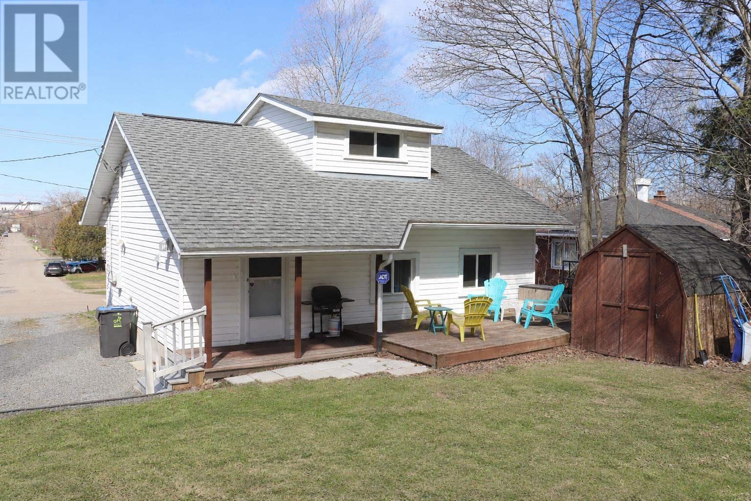 104 Birch St, Sault Ste. Marie, Ontario  P6B 2J6 - Photo 3 - SM260628