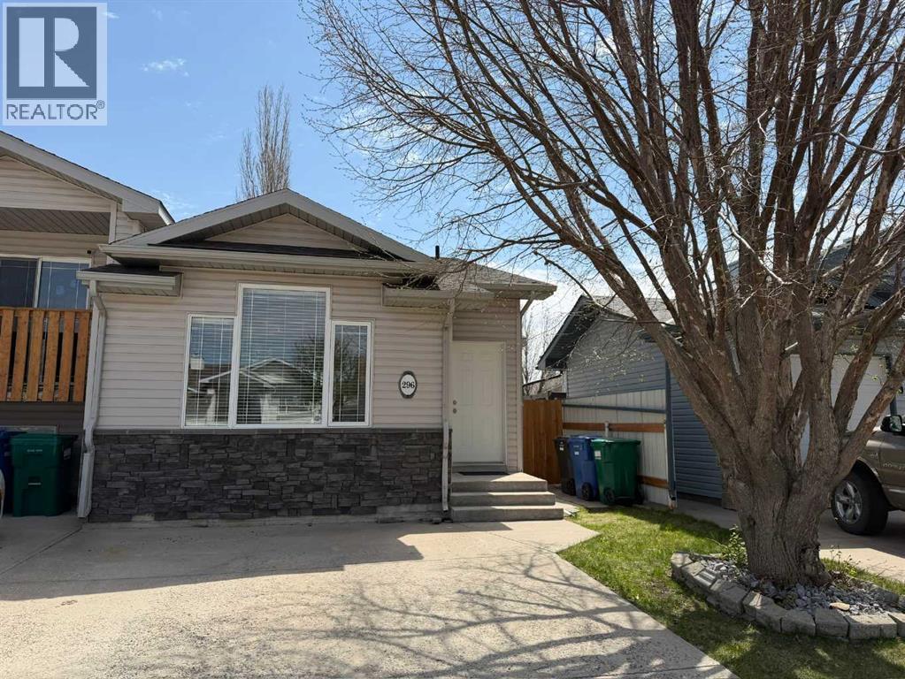296 Cougar Way N, Lethbridge, Alberta  T1H 6R5 - Photo 1 - A2310451