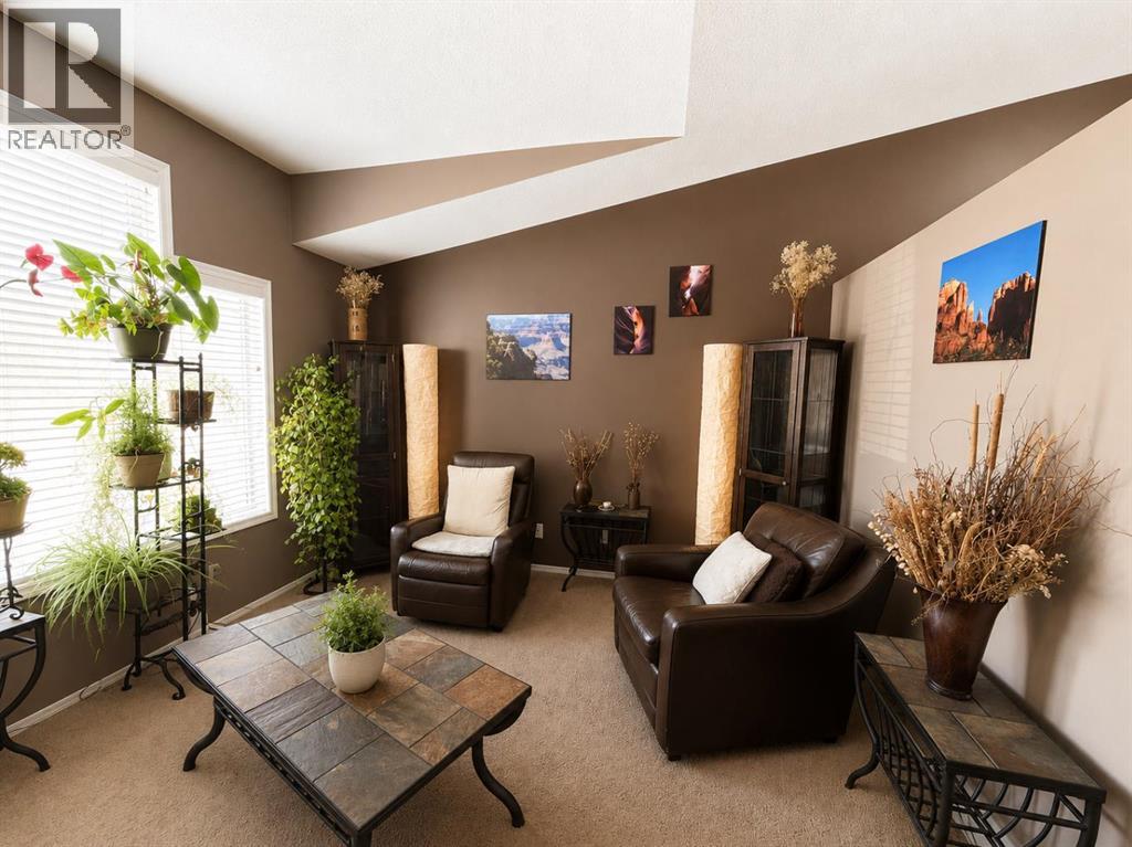 296 Cougar Way N, Lethbridge, Alberta  T1H 6R5 - Photo 2 - A2310451