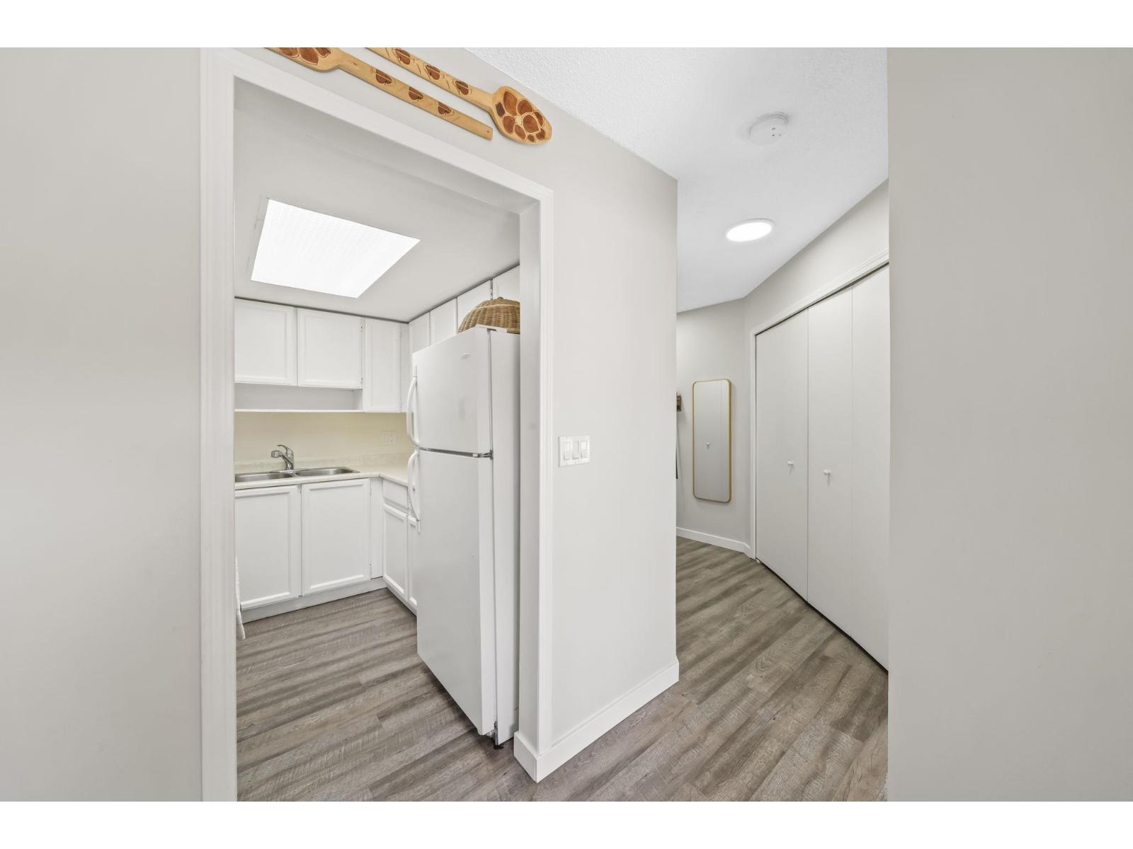 112 1341 George Street, White Rock, British Columbia  V4B 4A1 - Photo 6 - R3122521