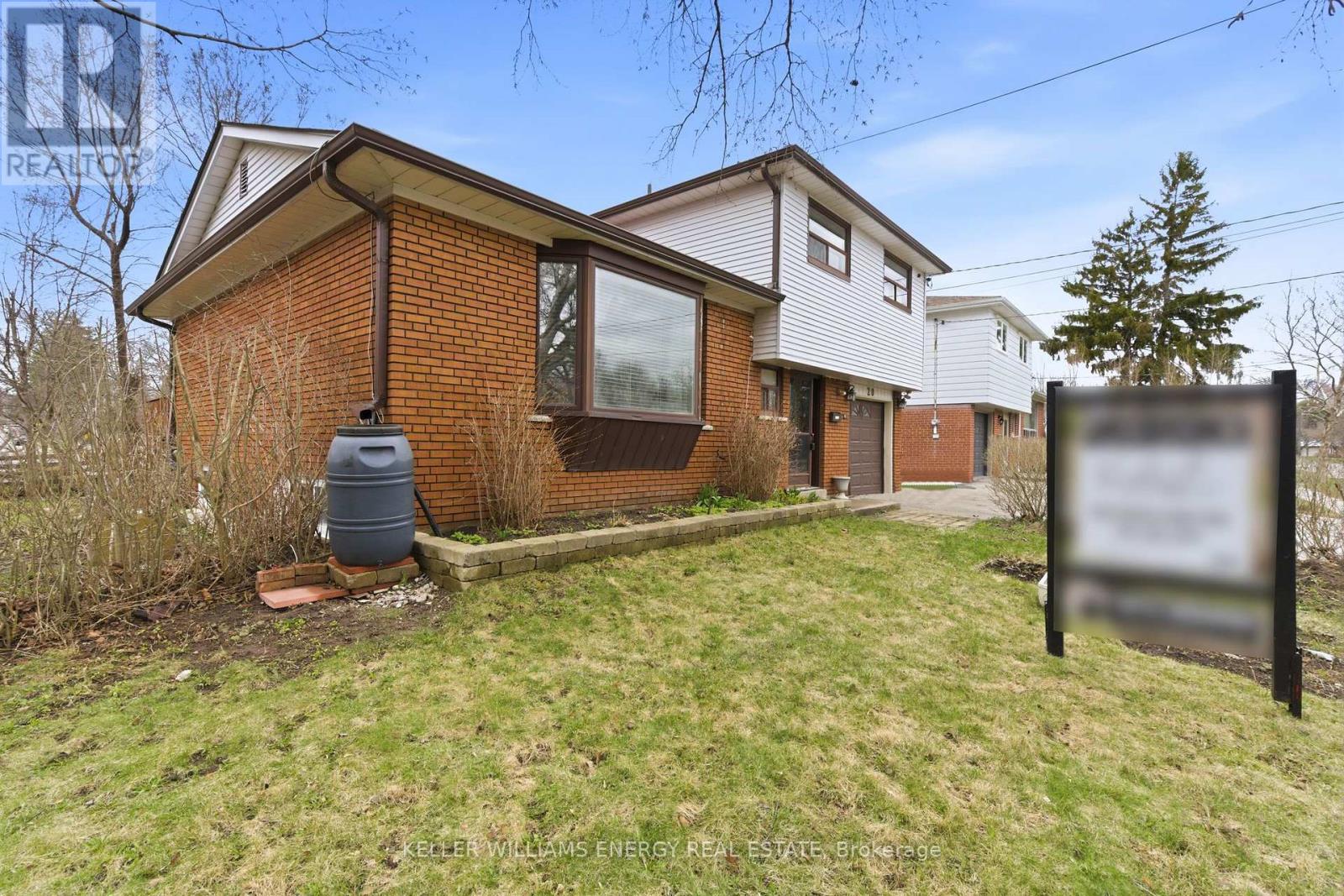 20 Ravenview Drive, Toronto, Ontario  M1E 3M1 - Photo 2 - E13117220
