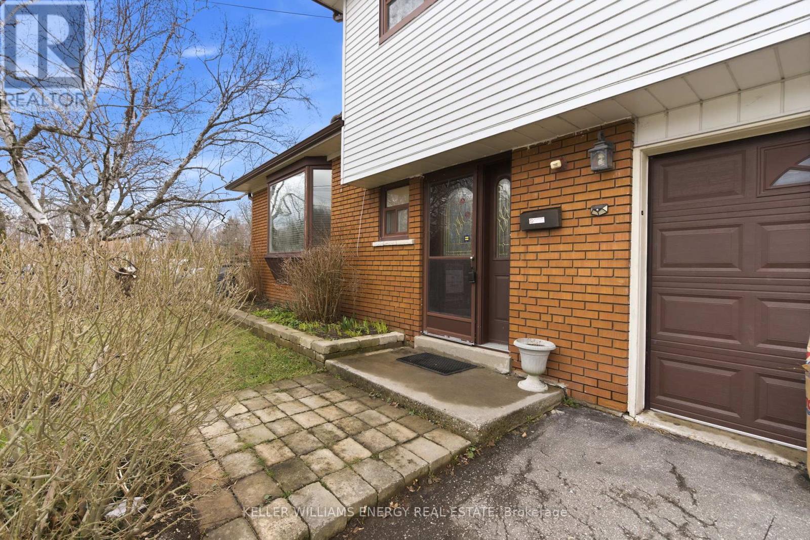 20 Ravenview Drive, Toronto, Ontario  M1E 3M1 - Photo 3 - E13117220