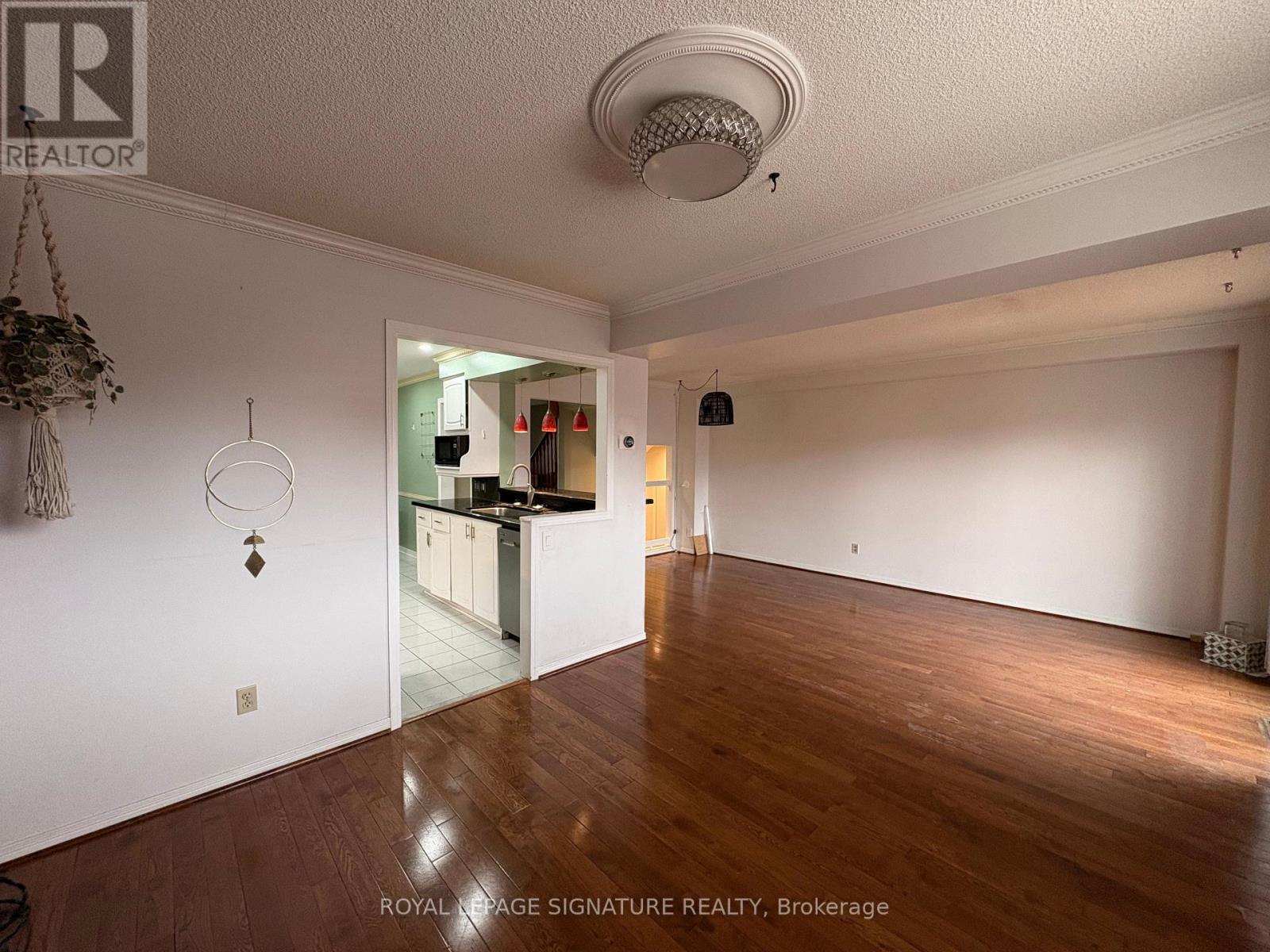 Main - 6037 Duford Drive, Mississauga, Ontario  L5V 1A8 - Photo 15 - W13113058