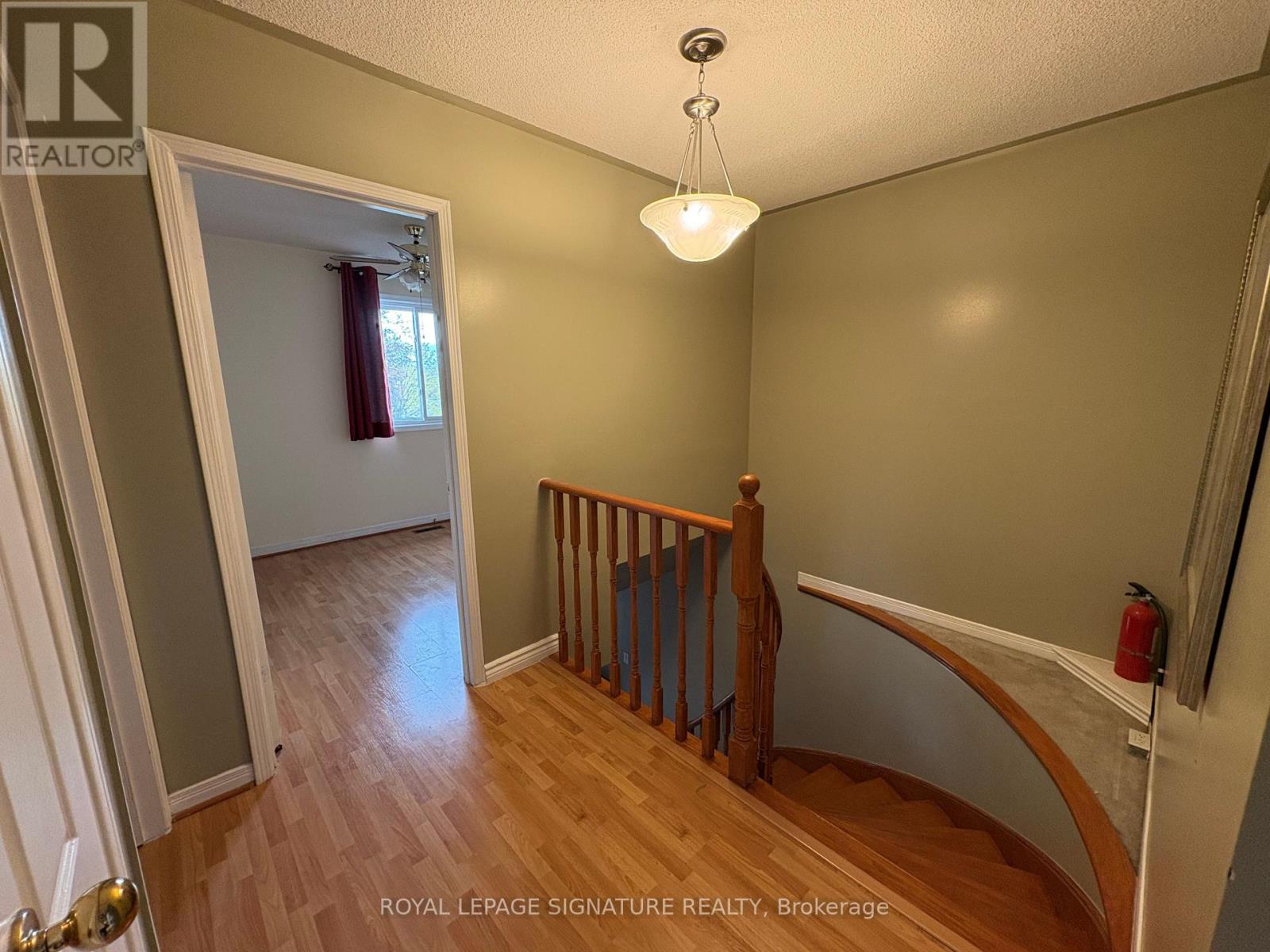 Main - 6037 Duford Drive, Mississauga, Ontario  L5V 1A8 - Photo 23 - W13113058