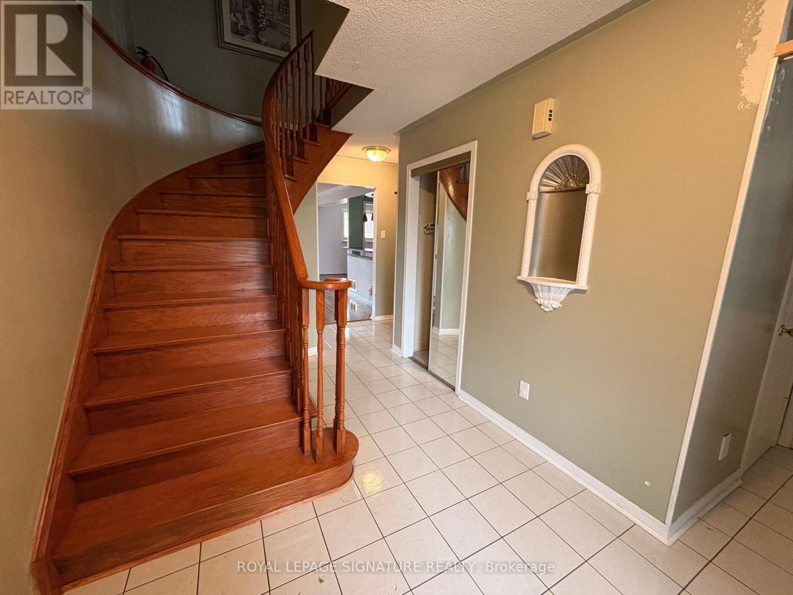 Main - 6037 Duford Drive, Mississauga, Ontario  L5V 1A8 - Photo 5 - W13113058