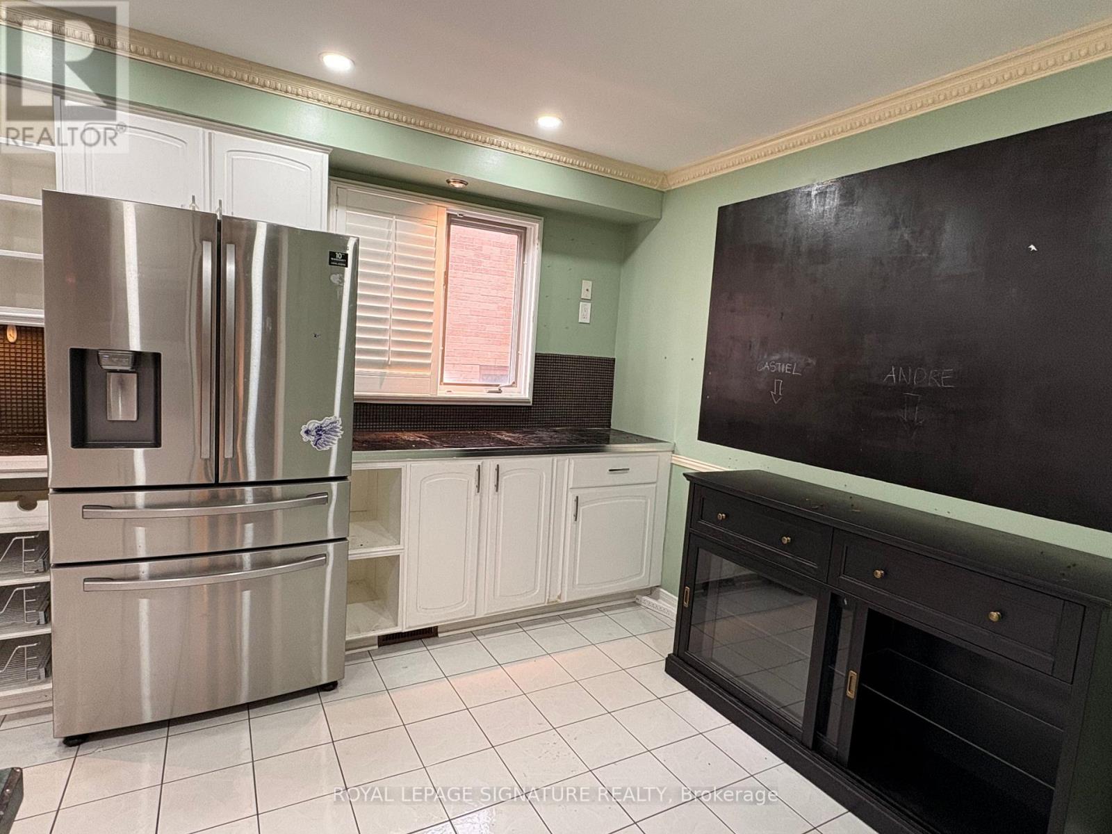 Main - 6037 Duford Drive, Mississauga, Ontario  L5V 1A8 - Photo 7 - W13113058