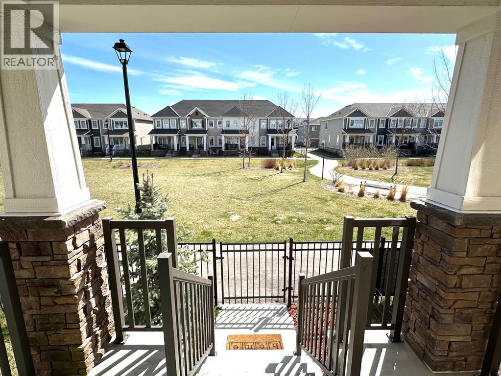 2226 Windbury Greenway Sw, Airdrie, Alberta  T4B 5L2 - Photo 4 - A2305980
