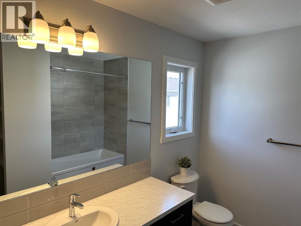 2226 Windbury Greenway Sw, Airdrie, Alberta  T4B 5L2 - Photo 25 - A2305980
