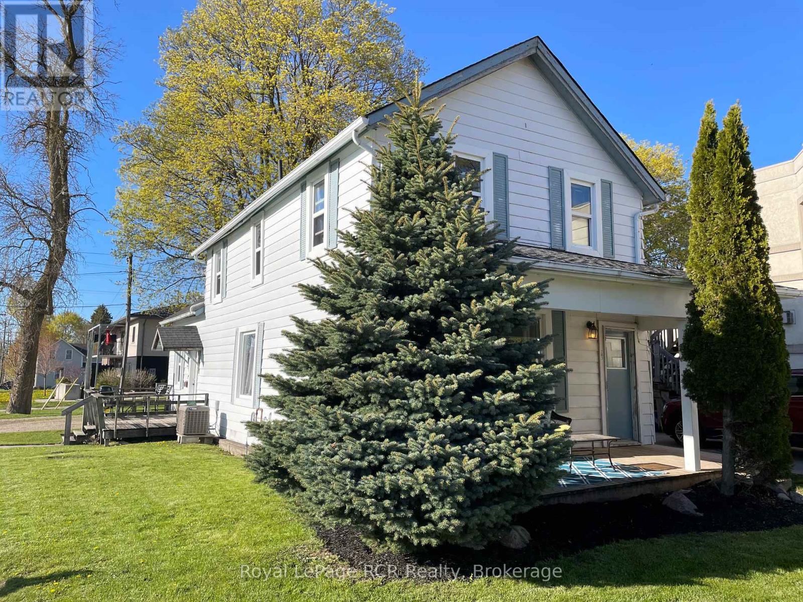 203 MAIN STREET E, Minto, Ontario