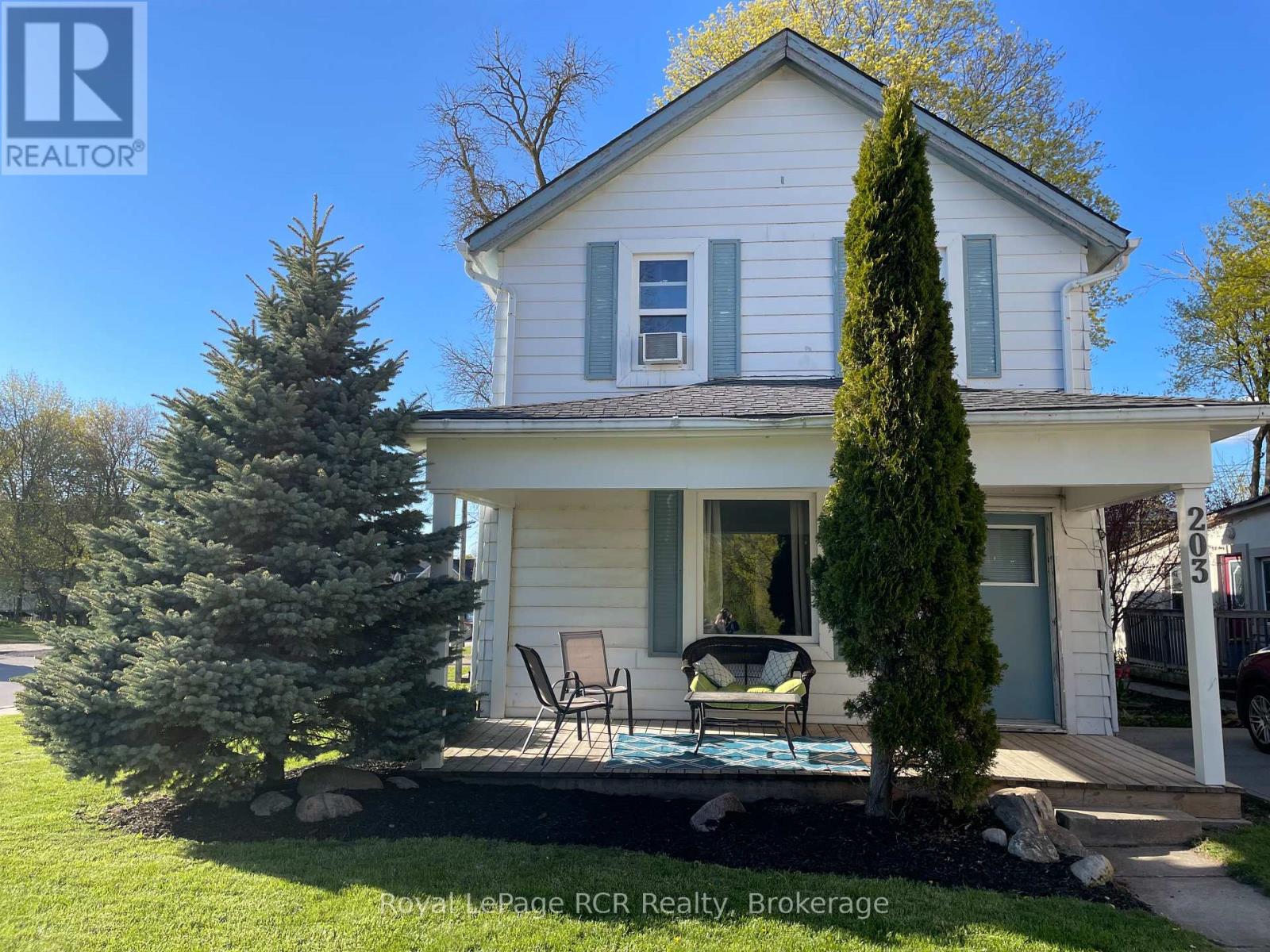 203 Main Street E, Minto, Ontario  N0G 2P0 - Photo 2 - X13117152