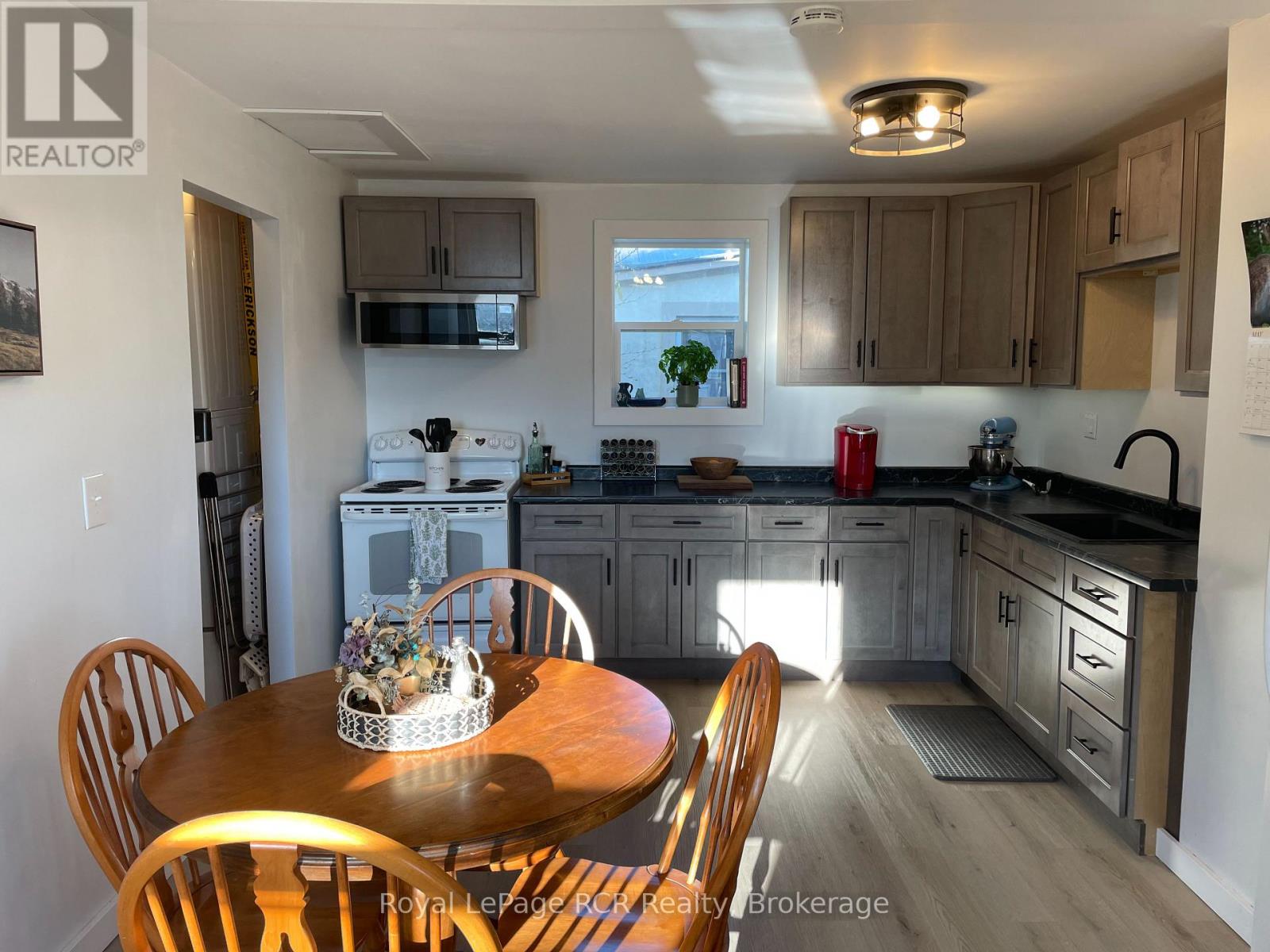 203 Main Street E, Minto, Ontario  N0G 2P0 - Photo 6 - X13117152