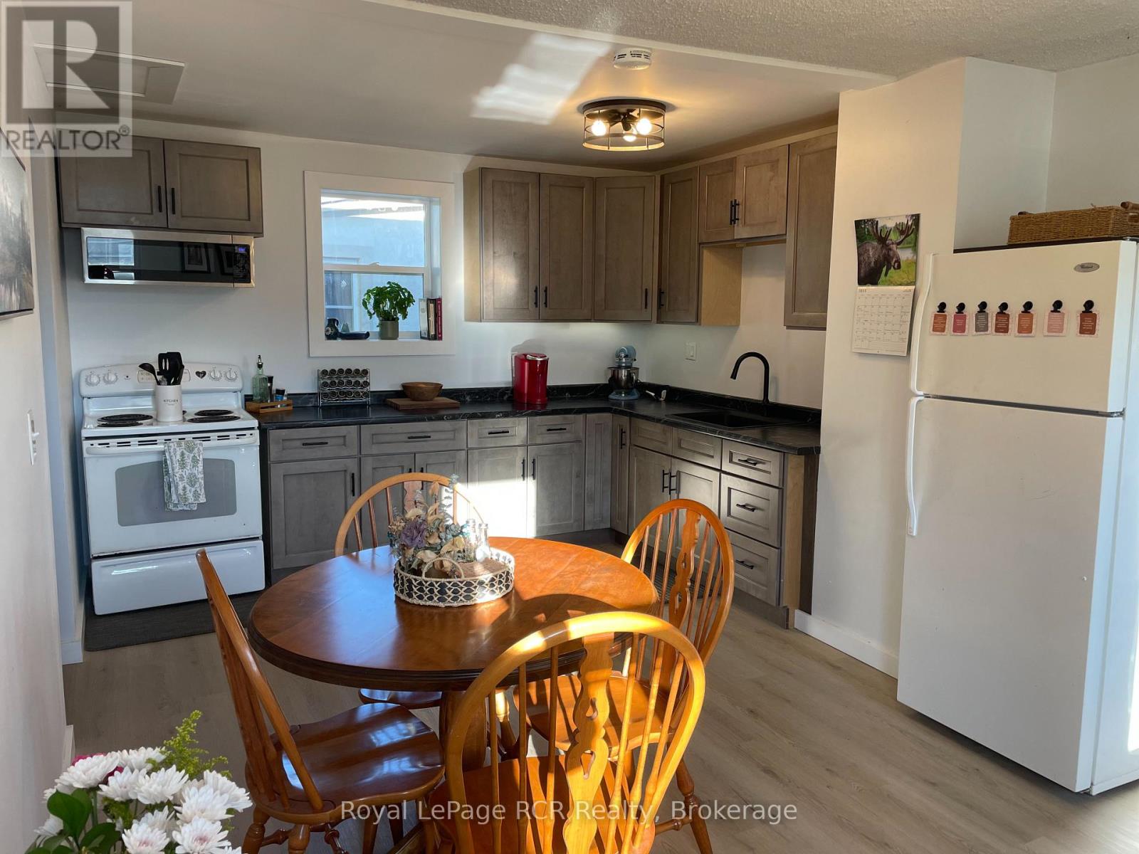 203 Main Street E, Minto, Ontario  N0G 2P0 - Photo 8 - X13117152