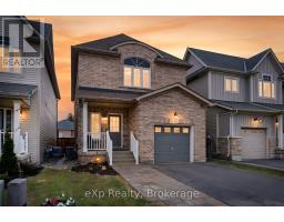 40 COURTNEY STREET, centre wellington (fergus), Ontario