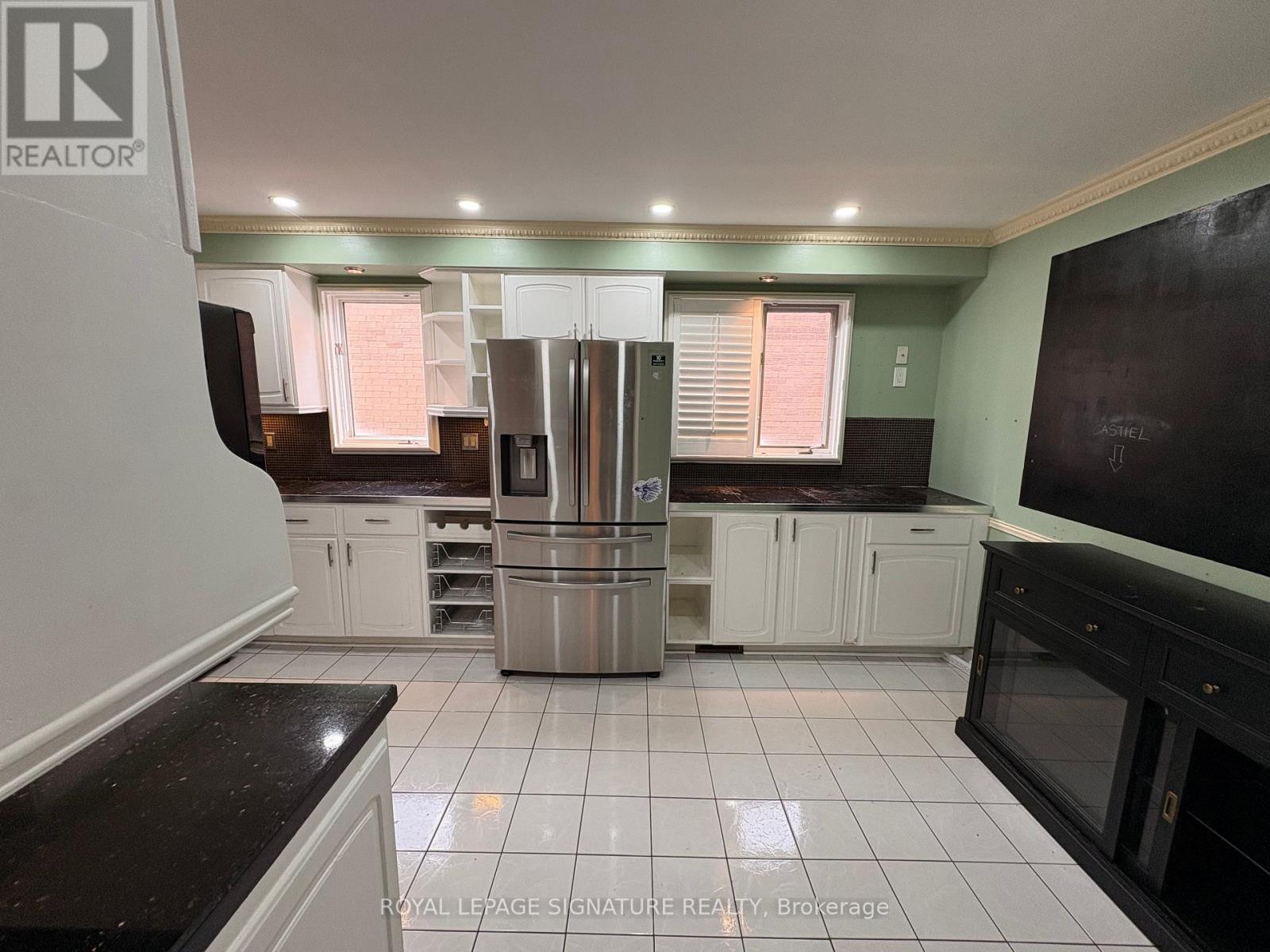 Main - 6037 Duford Drive, Mississauga, Ontario  L5V 1A8 - Photo 6 - W13113058