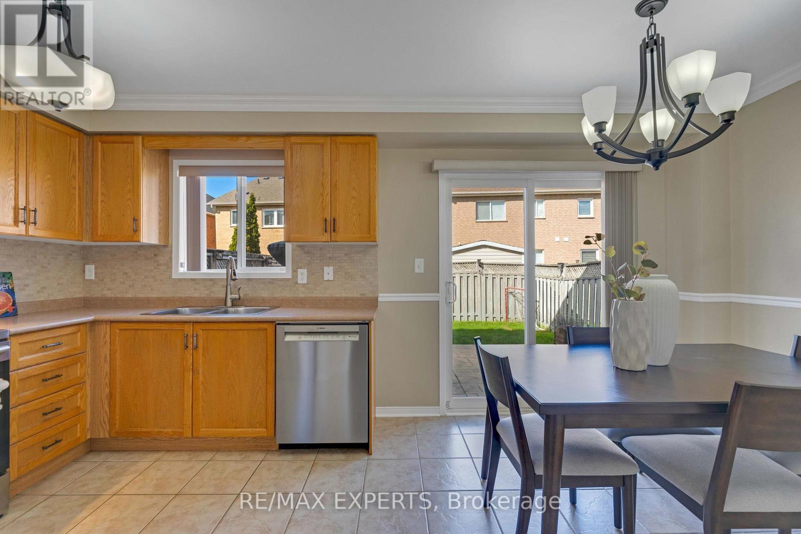 15 Mount Hope Road, Caledon, Ontario  L7E 2V3 - Photo 9 - W13116988