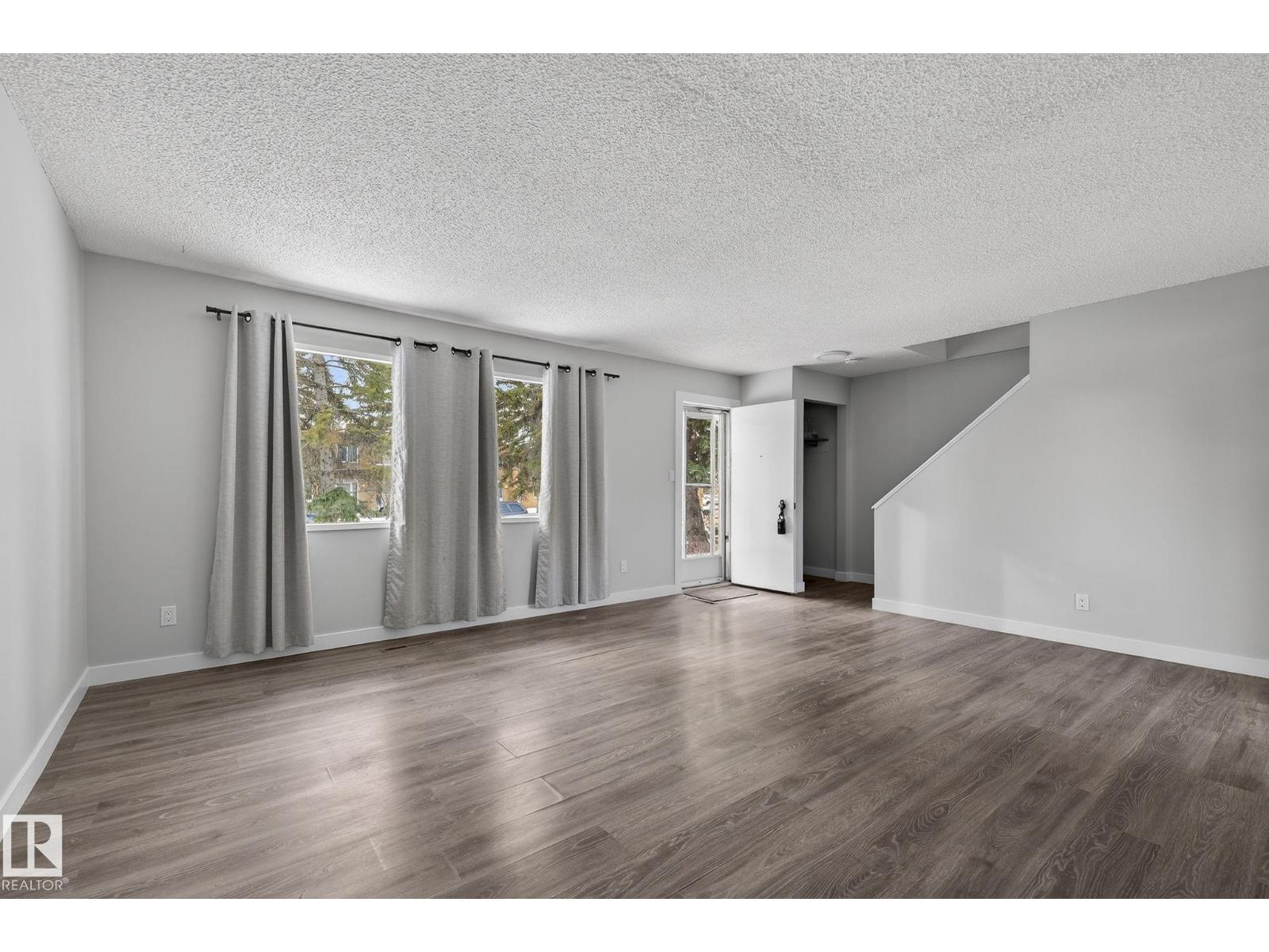6714 149 Av Nw, Edmonton, Alberta  T5C 2V2 - Photo 3 - E4487158
