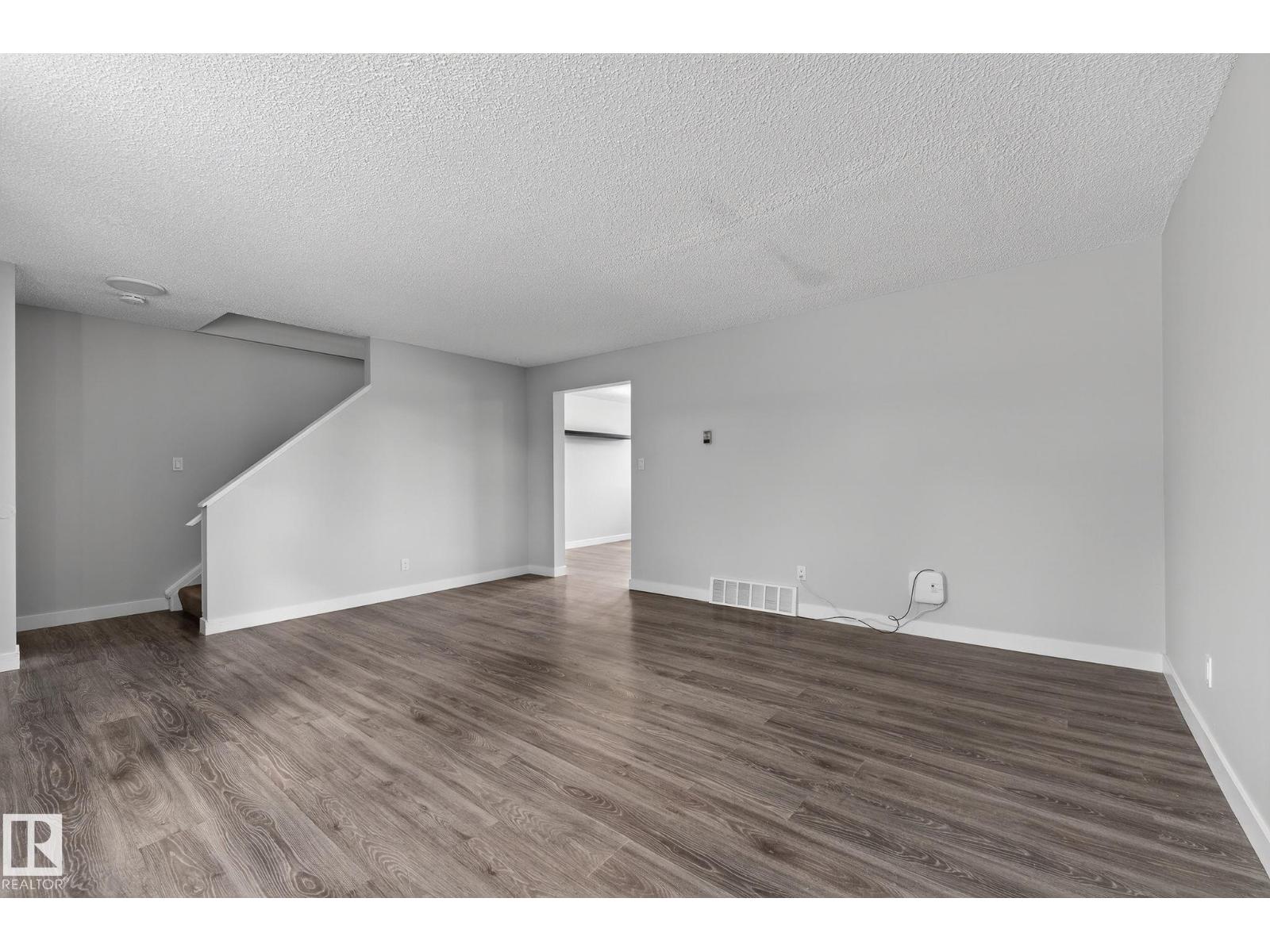 6714 149 Av Nw, Edmonton, Alberta  T5C 2V2 - Photo 5 - E4487158