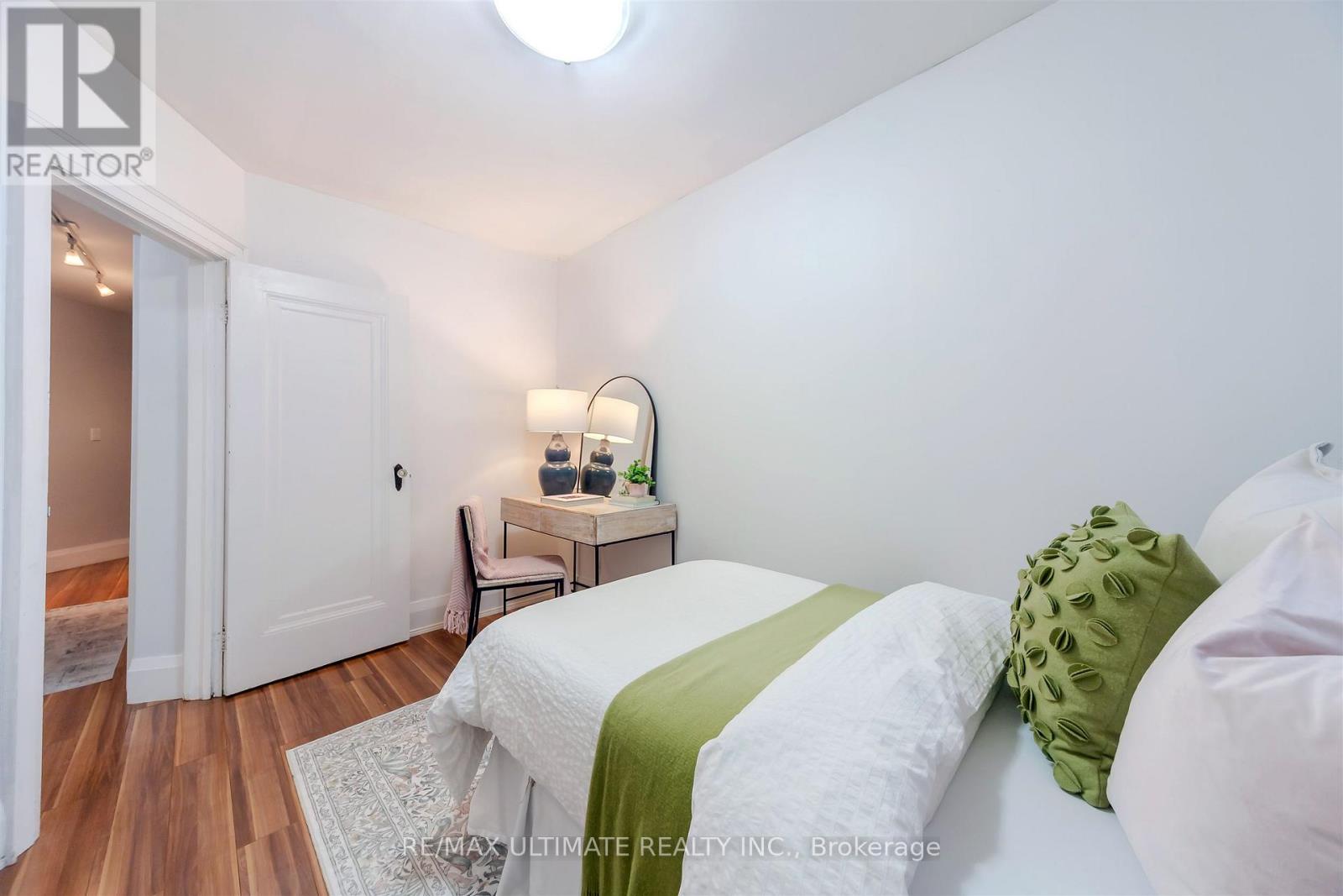 46 Lorindale Avenue, Toronto, Ontario  M5M 3C2 - Photo 21 - C13117172