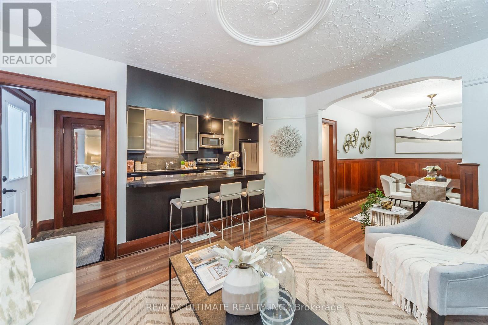 46 Lorindale Avenue, Toronto, Ontario  M5M 3C2 - Photo 6 - C13117172
