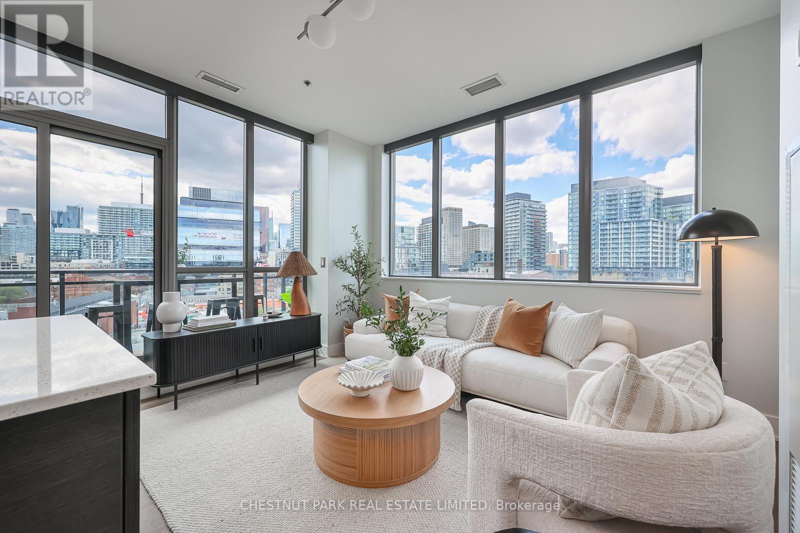 801 - 90 Trinity Street, Toronto, Ontario  M5A 0E4 - Photo 1 - C13117188