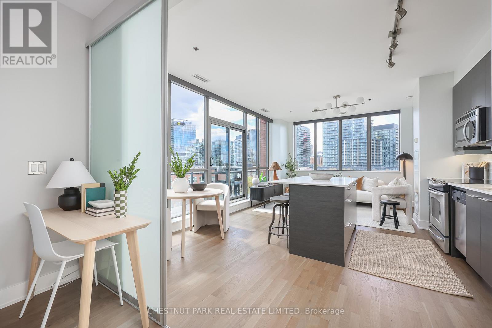801 - 90 Trinity Street, Toronto, Ontario  M5A 0E4 - Photo 2 - C13117188