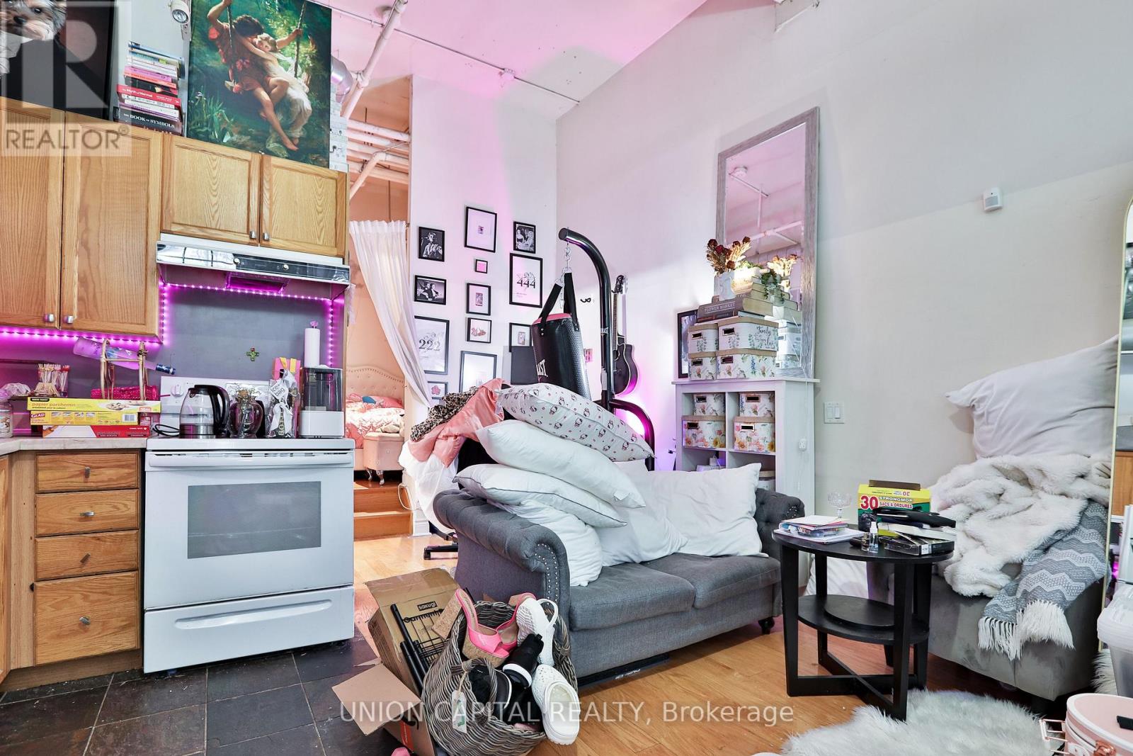 143 - 71 Mccaul Street, Toronto, Ontario  M5T 2X1 - Photo 1 - C13117232
