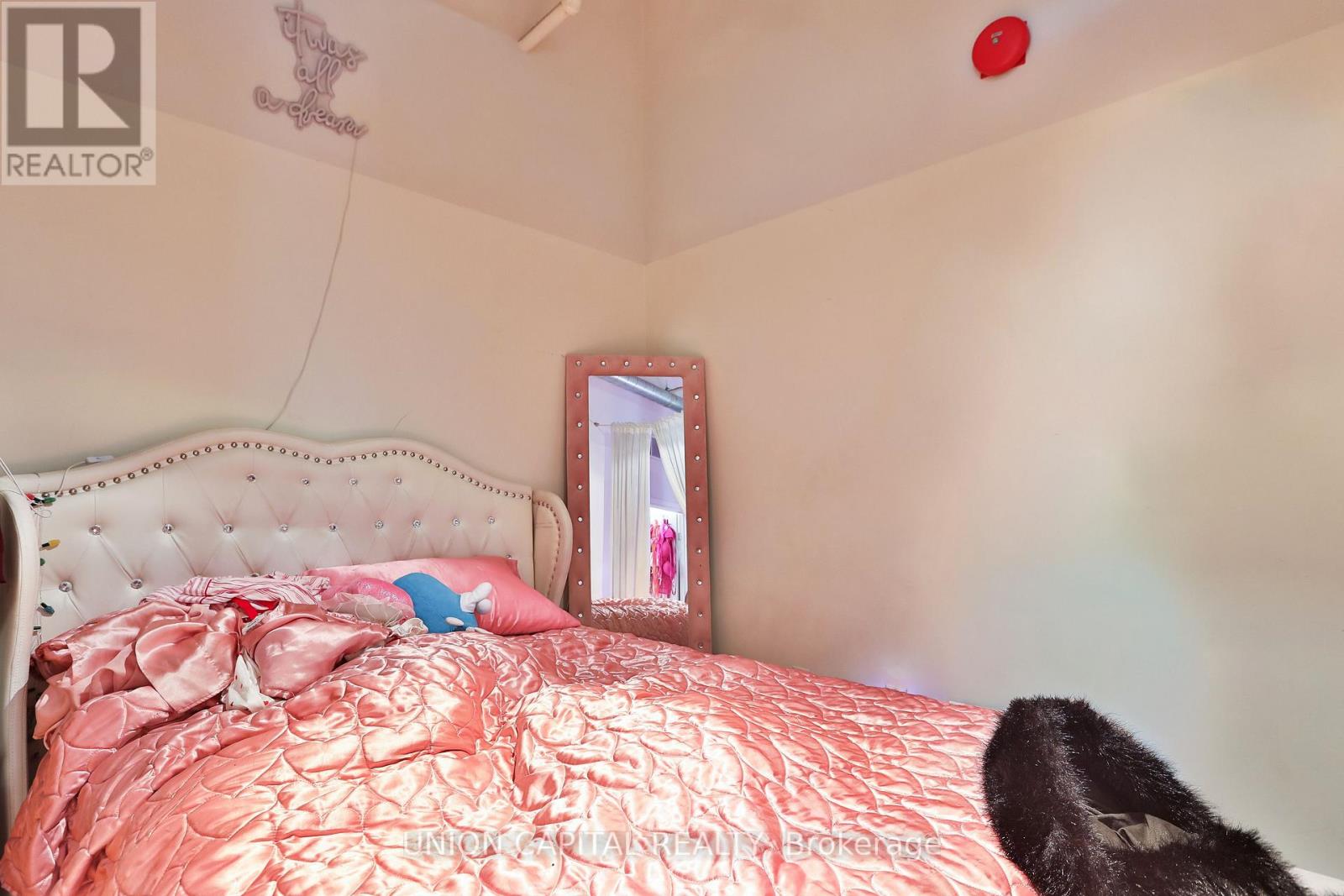 143 - 71 Mccaul Street, Toronto, Ontario  M5T 2X1 - Photo 7 - C13117232
