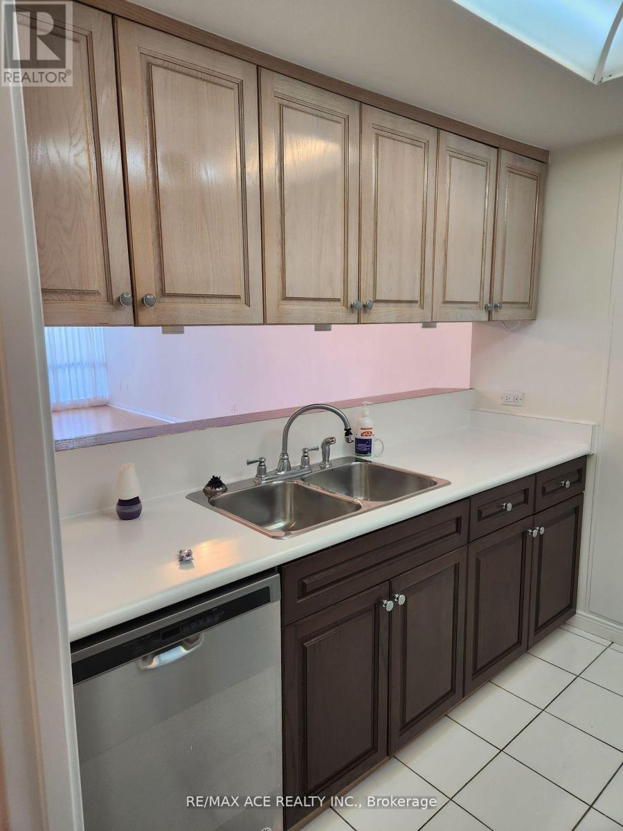 1609 - 1555 Finch Avenue E, Toronto, Ontario  M2J 4X9 - Photo 5 - C13117244