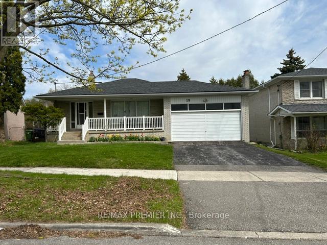 19 Sandbourne Crescent, Toronto, Ontario  M2L 3A5 - Photo 1 - C13117420