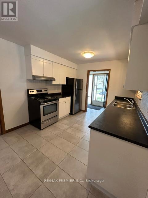 19 Sandbourne Crescent, Toronto, Ontario  M2L 3A5 - Photo 10 - C13117420