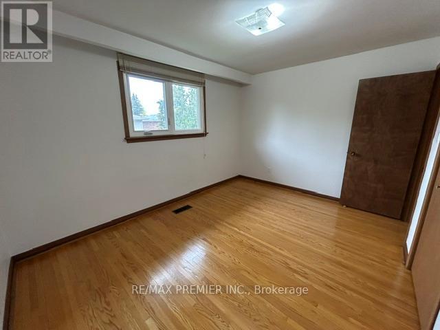 19 Sandbourne Crescent, Toronto, Ontario  M2L 3A5 - Photo 14 - C13117420