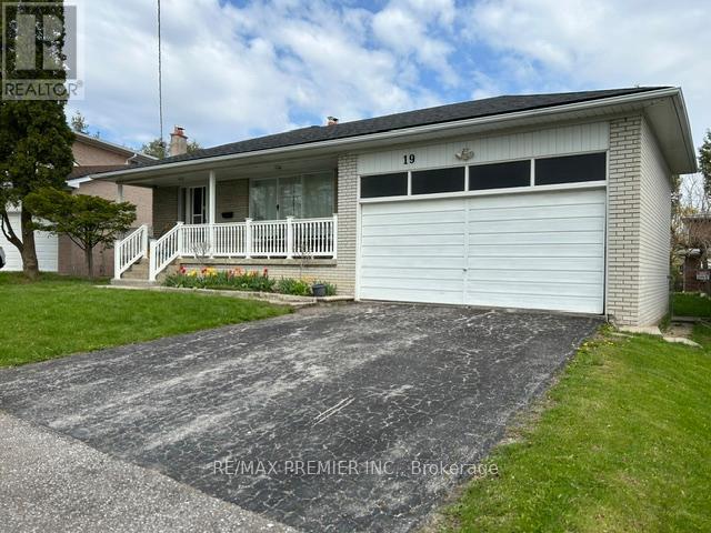 19 Sandbourne Crescent, Toronto, Ontario  M2L 3A5 - Photo 2 - C13117420