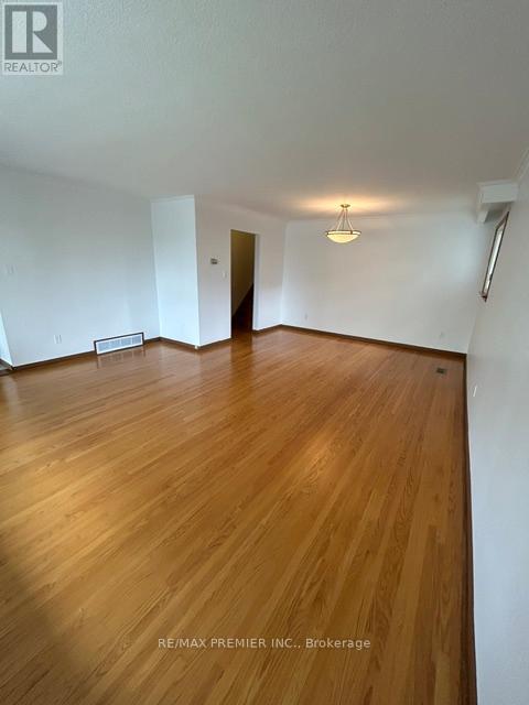 19 Sandbourne Crescent, Toronto, Ontario  M2L 3A5 - Photo 21 - C13117420